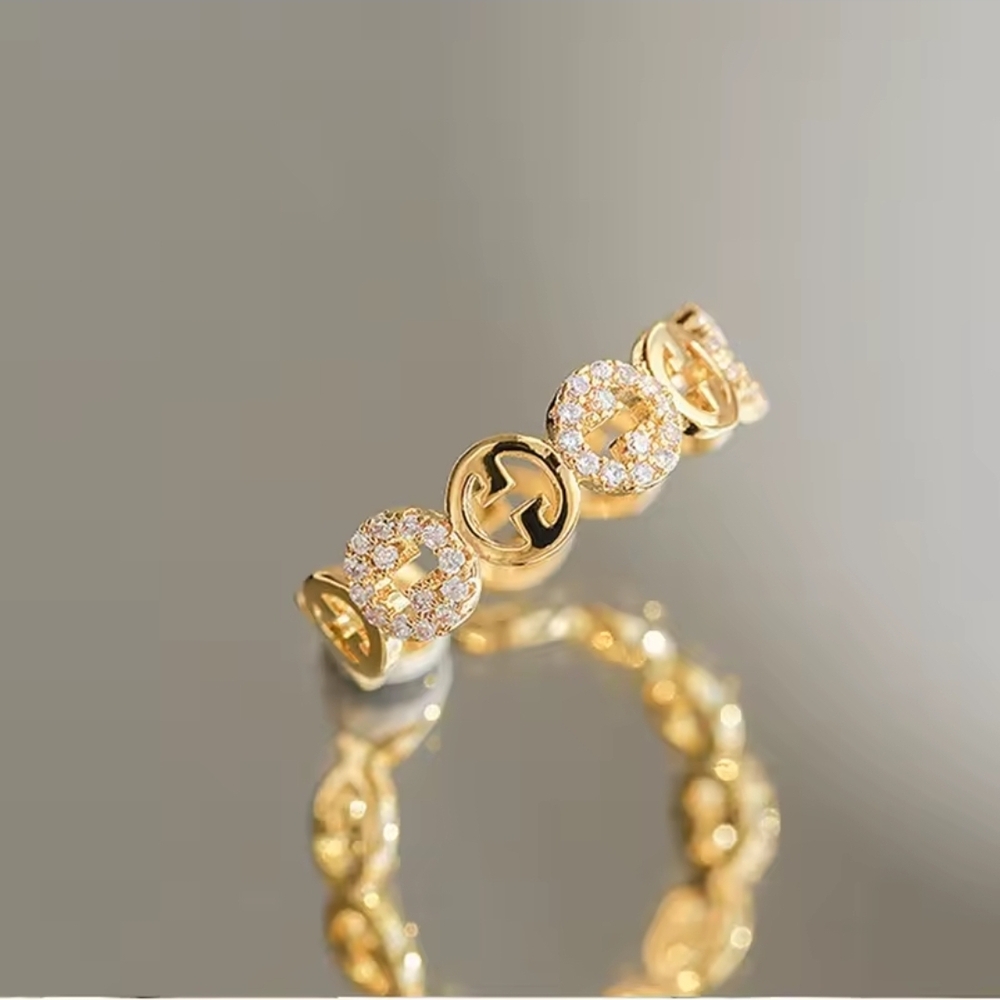 Elegant Gold and Silver Women's Ring